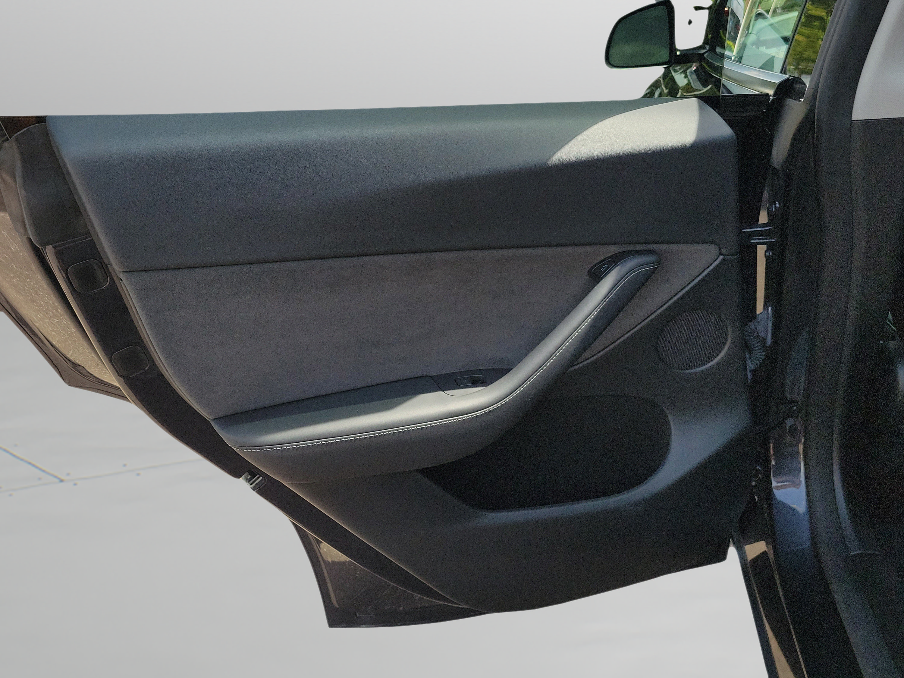 Used 2024 Tesla Model Y Long Range RWD image 11