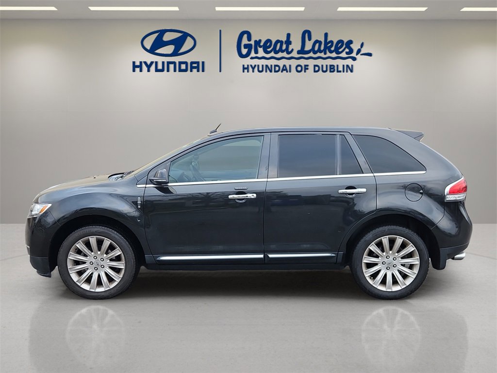 Used 2013 Lincoln MKX AWD image 2