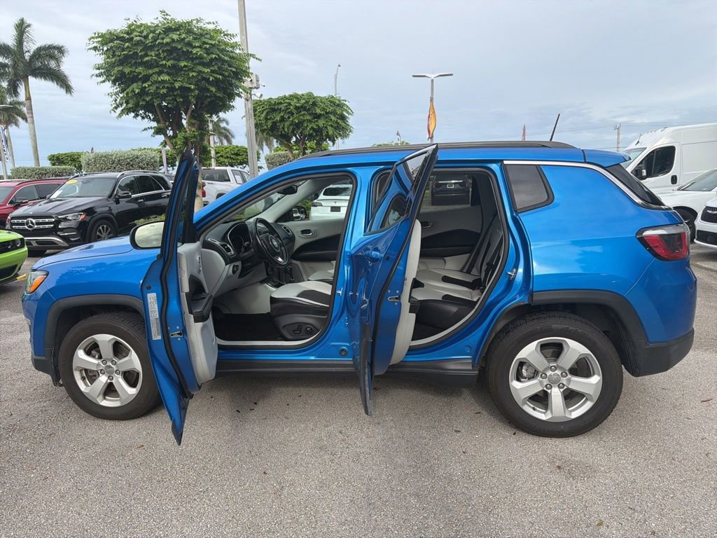 Used 2019 Jeep Compass Latitude w/ Popular Equipment Group FWD image 10