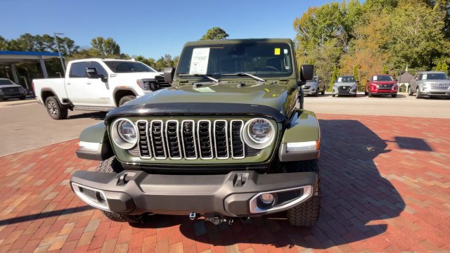 Used 2024 Jeep Wrangler Unlimited Sahara w/ Technology Group AWD/4WD image 4