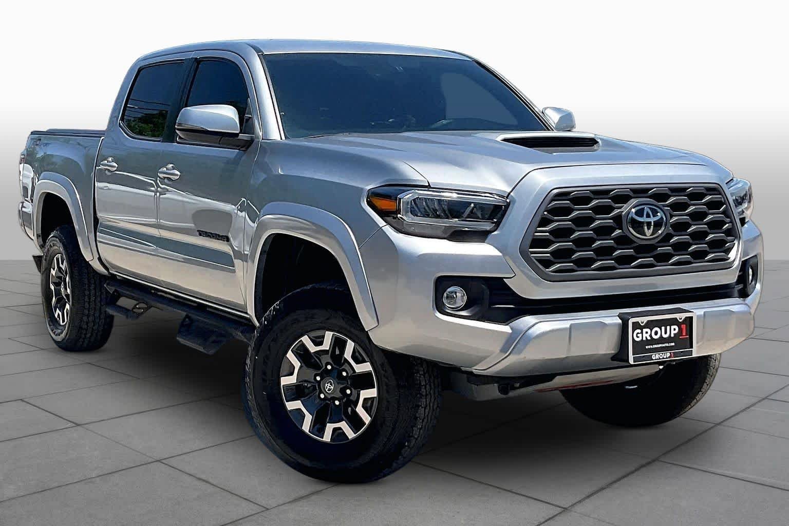 Used 2022 Toyota Tacoma TRD Sport w/ TRD Premium Sport Package RWD image 3