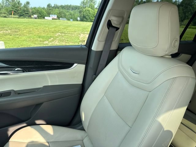 Used 2022 Cadillac XT6 Premium Luxury AWD/4WD image 34