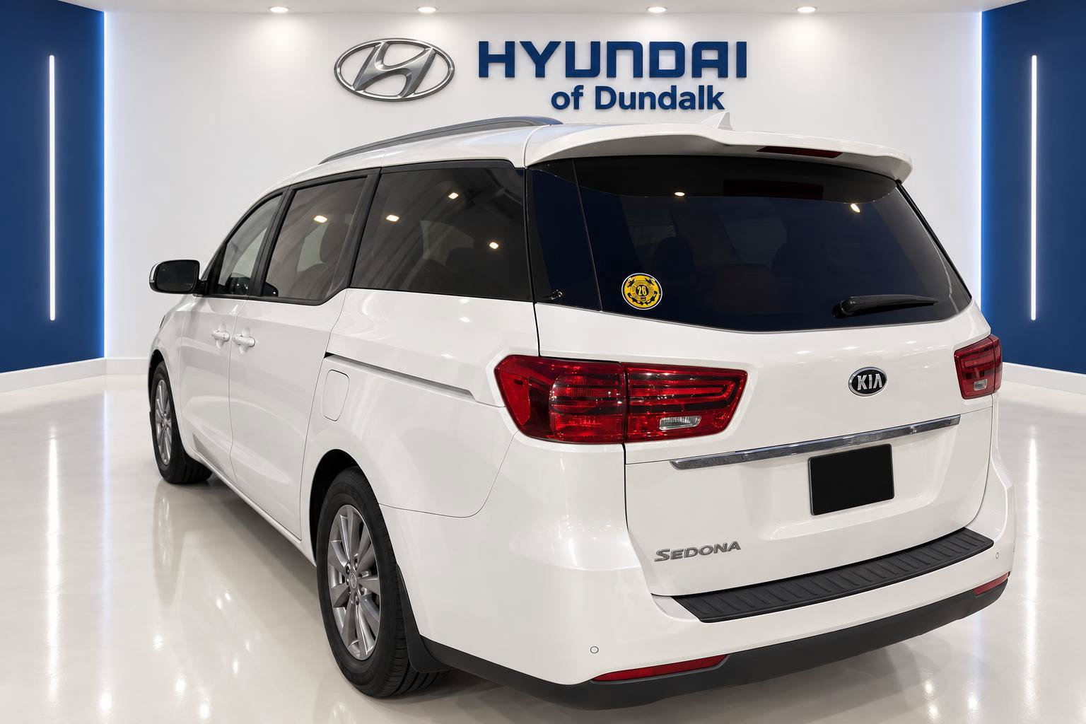 Used 2019 Kia Sedona EX FWD image 2