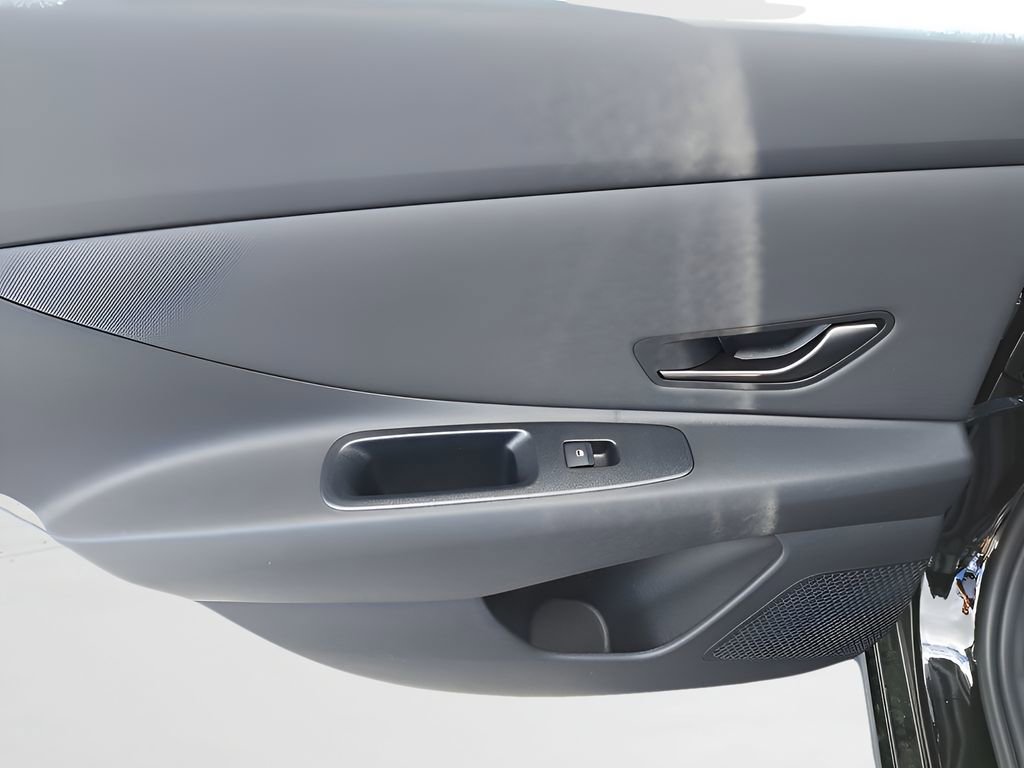 New 2026 Hyundai Elantra Limited image 6