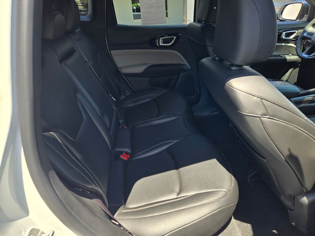 Used 2025 Jeep Compass Limited AWD/4WD image 11