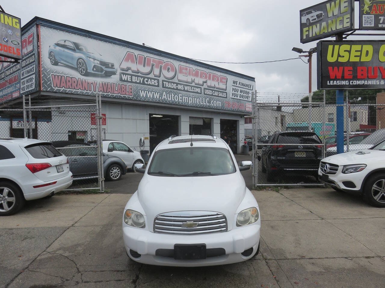 Used 2011 Chevrolet HHR LT FWD image 6