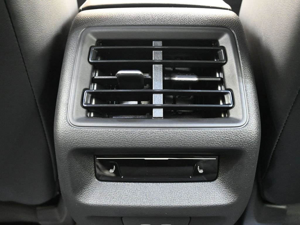 New 2026 Volkswagen Tiguan SEL R-Line image 21