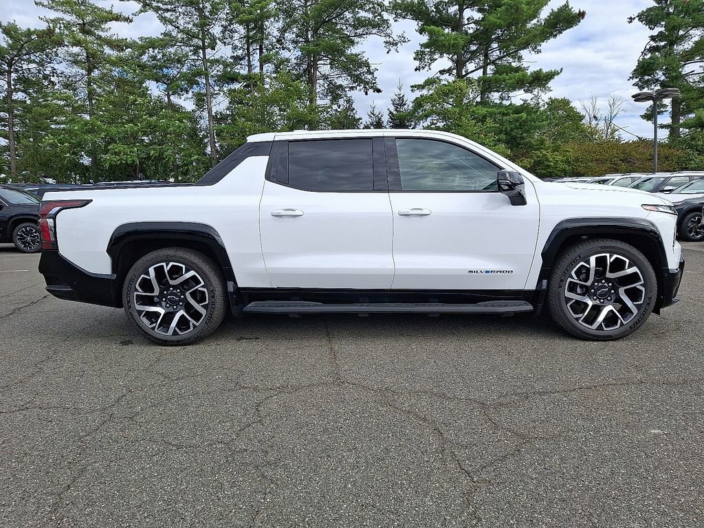 Used 2024 Chevrolet Silverado EV RST image 7