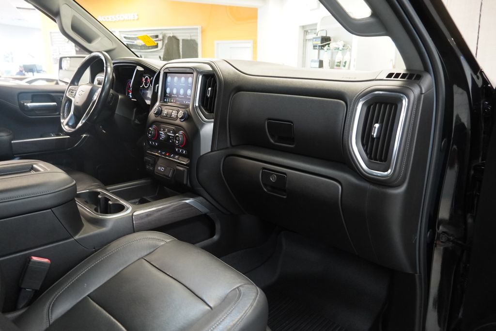 Used 2019 Chevrolet Silverado 1500 LTZ w/ LTZ Convenience Package AWD/4WD image 33