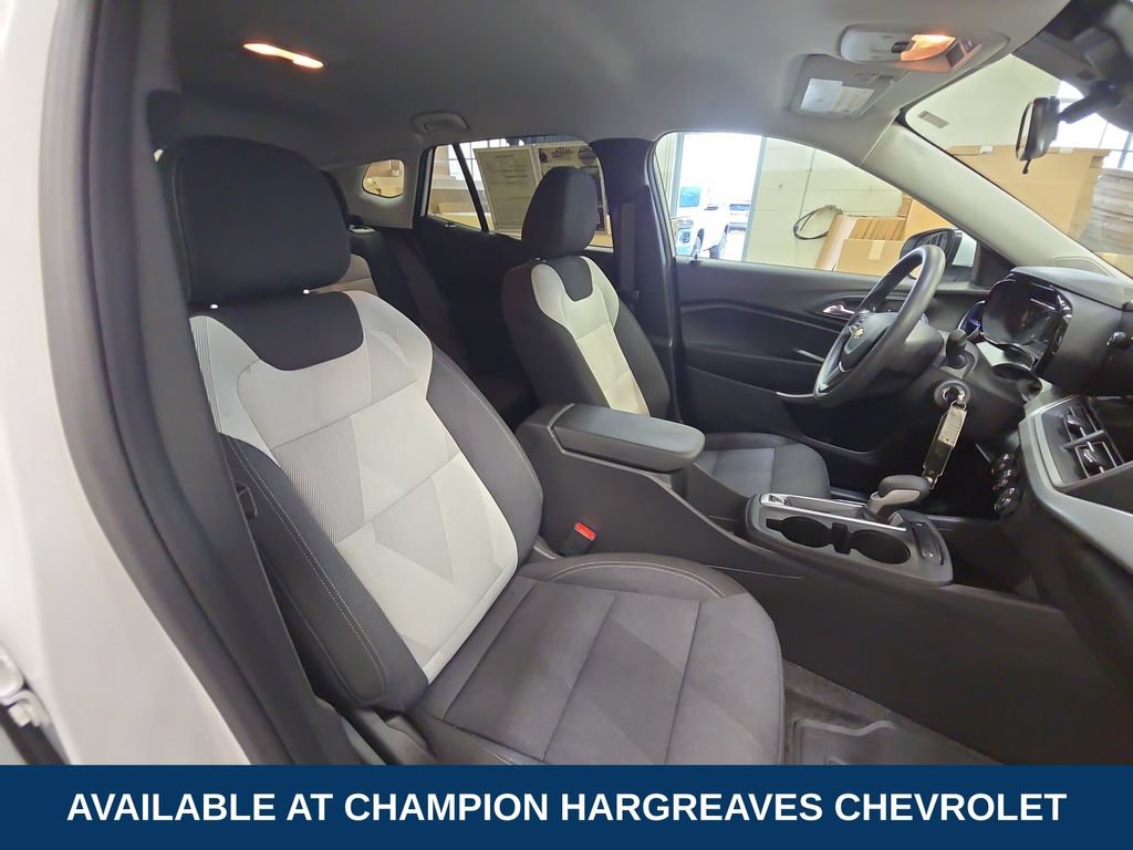 Used 2024 Chevrolet Trax LS w/ LS Convenience Package FWD image 36