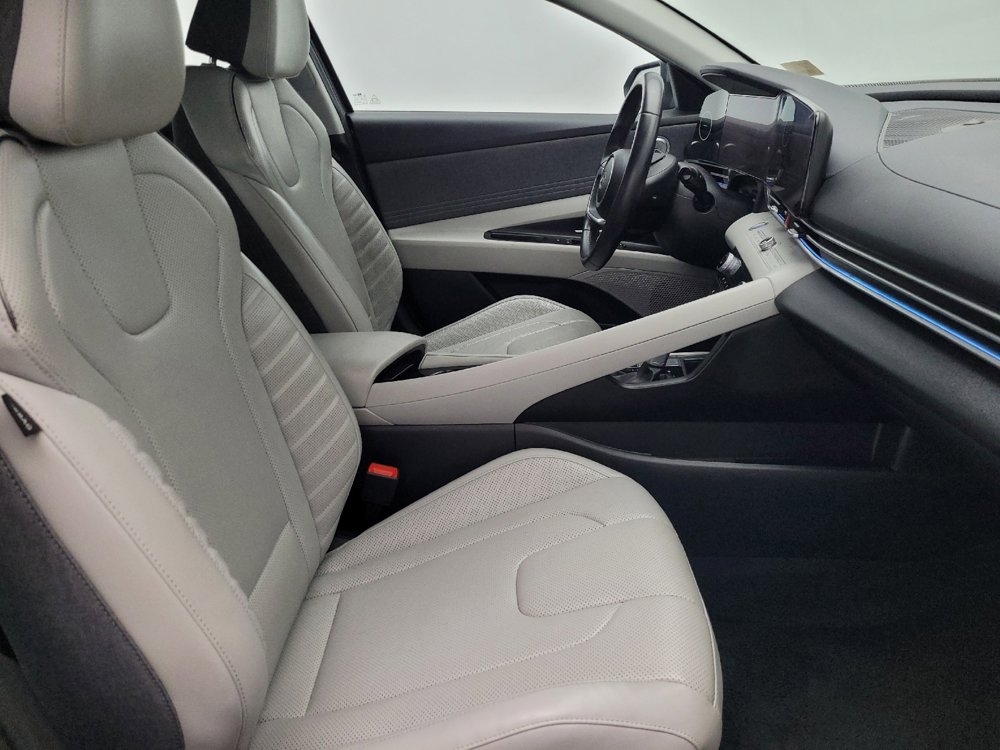 Used 2024 Hyundai Elantra Limited image 21