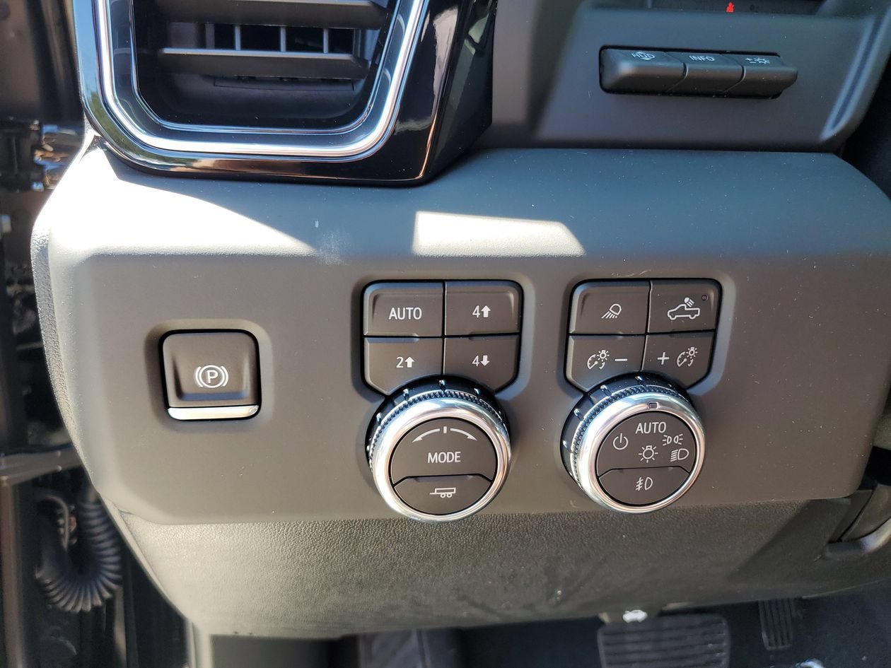 New 2026 GMC Sierra 3500 Denali Ultimate AWD/4WD image 31