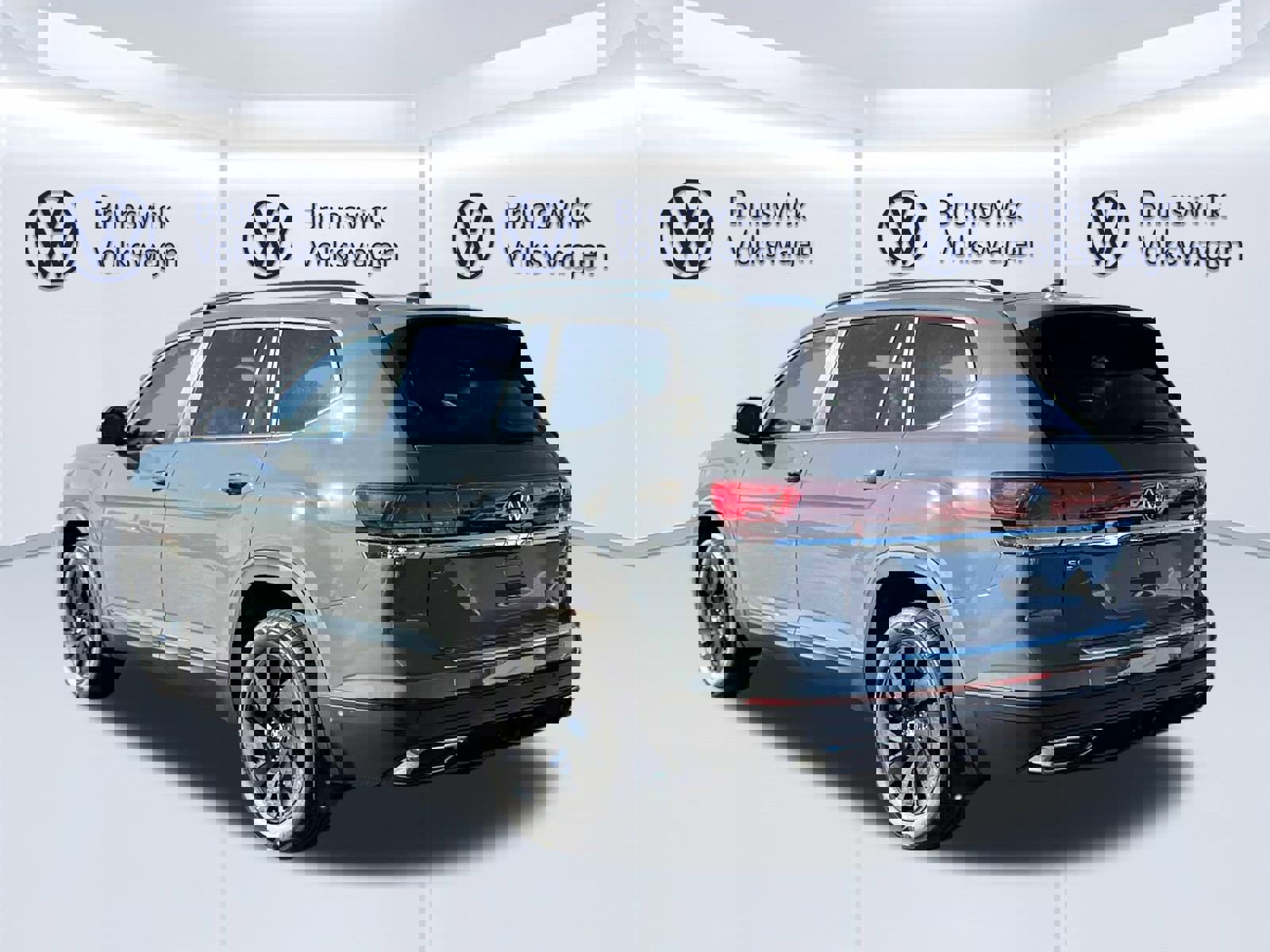 New 2026 Volkswagen Atlas SE image 4