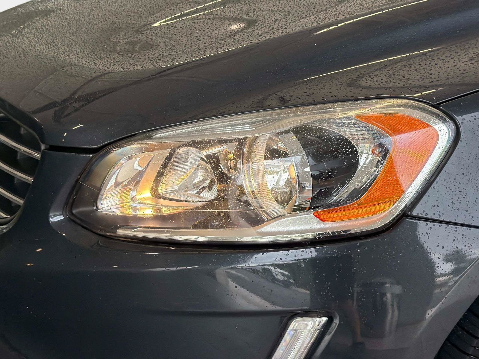 Used 2016 Volvo XC60 T5 Premier w/ Proximity Package FWD image 9