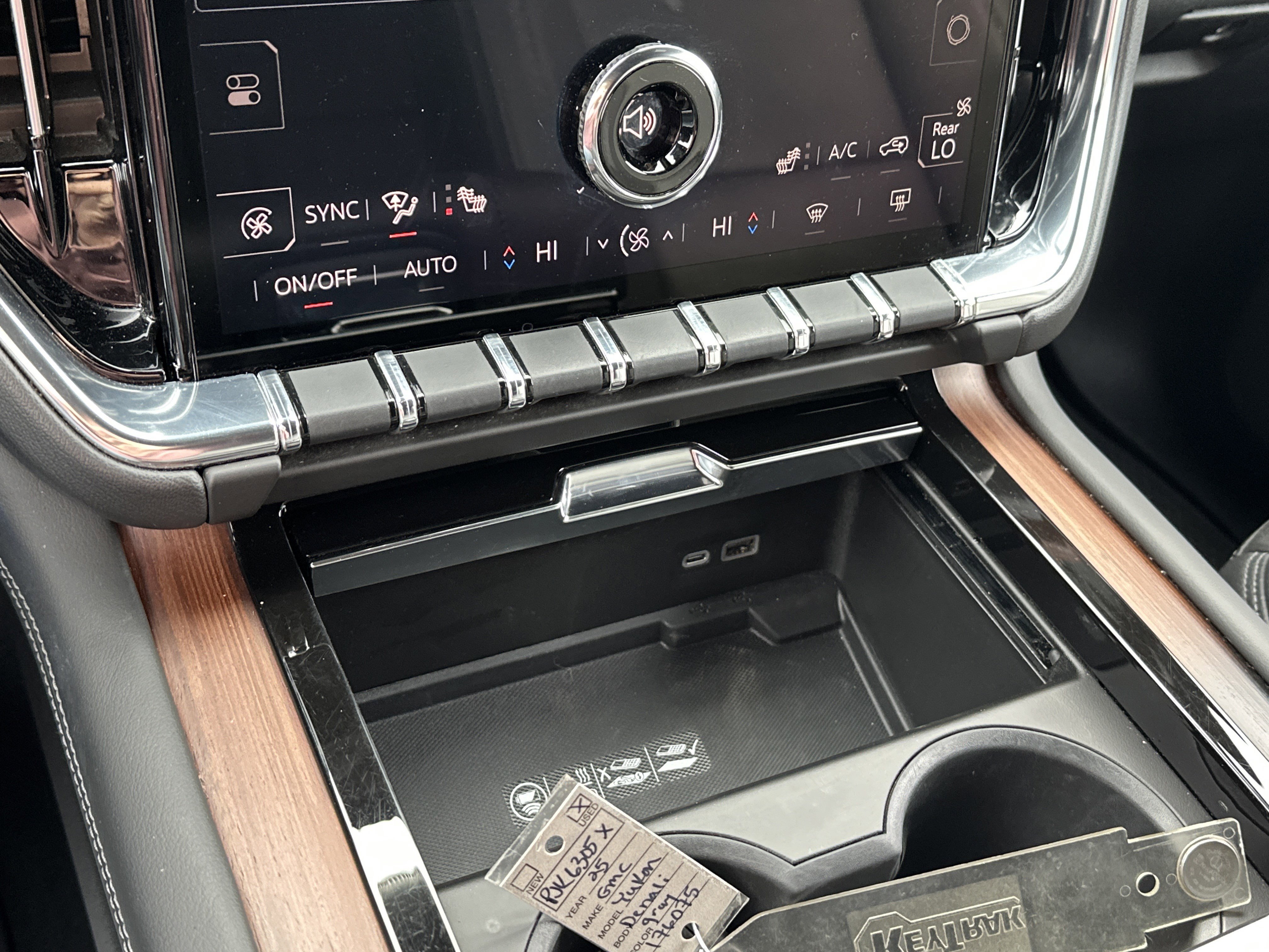 Certified 2025 GMC Yukon XL Denali image 23