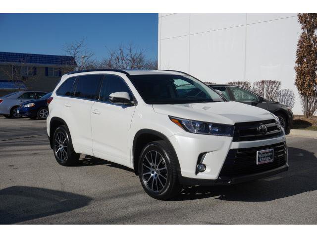 Certified 2018 Toyota Highlander SE image 1