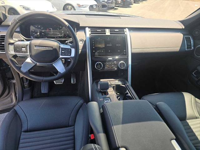 Used 2025 Land Rover Discovery Dynamic SE AWD/4WD image 20