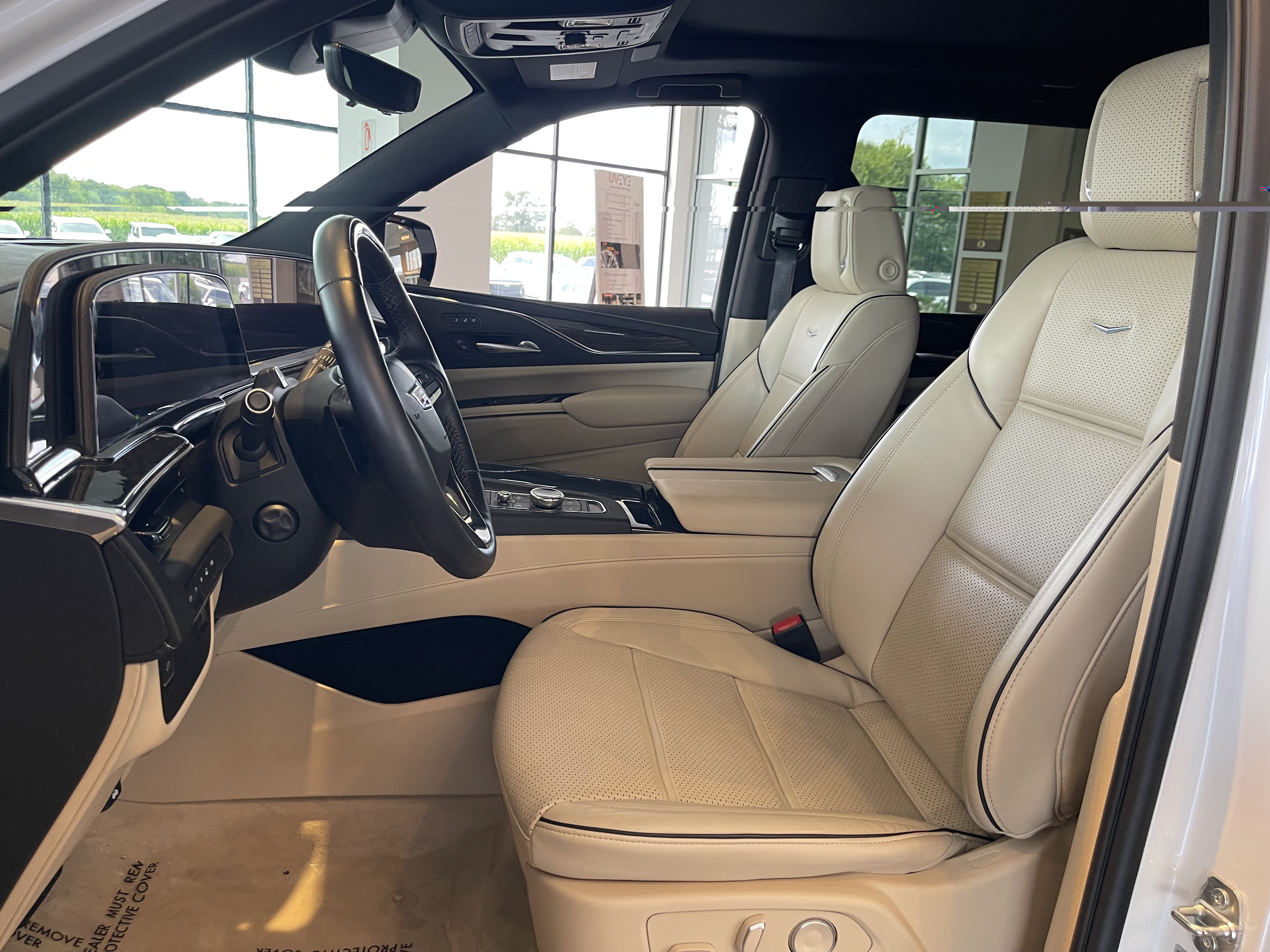 Certified 2024 Cadillac Escalade ESV Premium Luxury AWD/4WD image 11