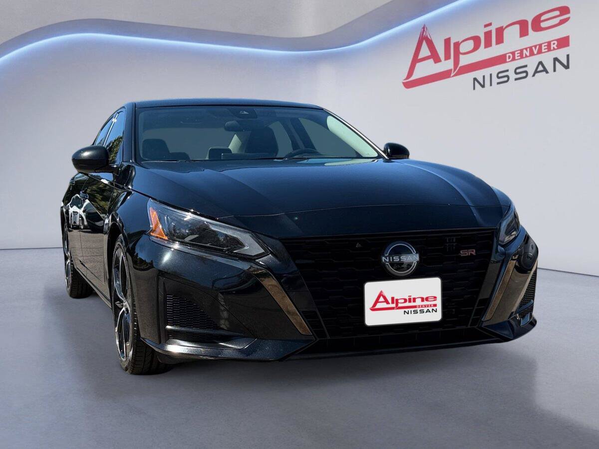 Used 2023 Nissan Altima 2.5 SR w/ SR Premium Package FWD image 7