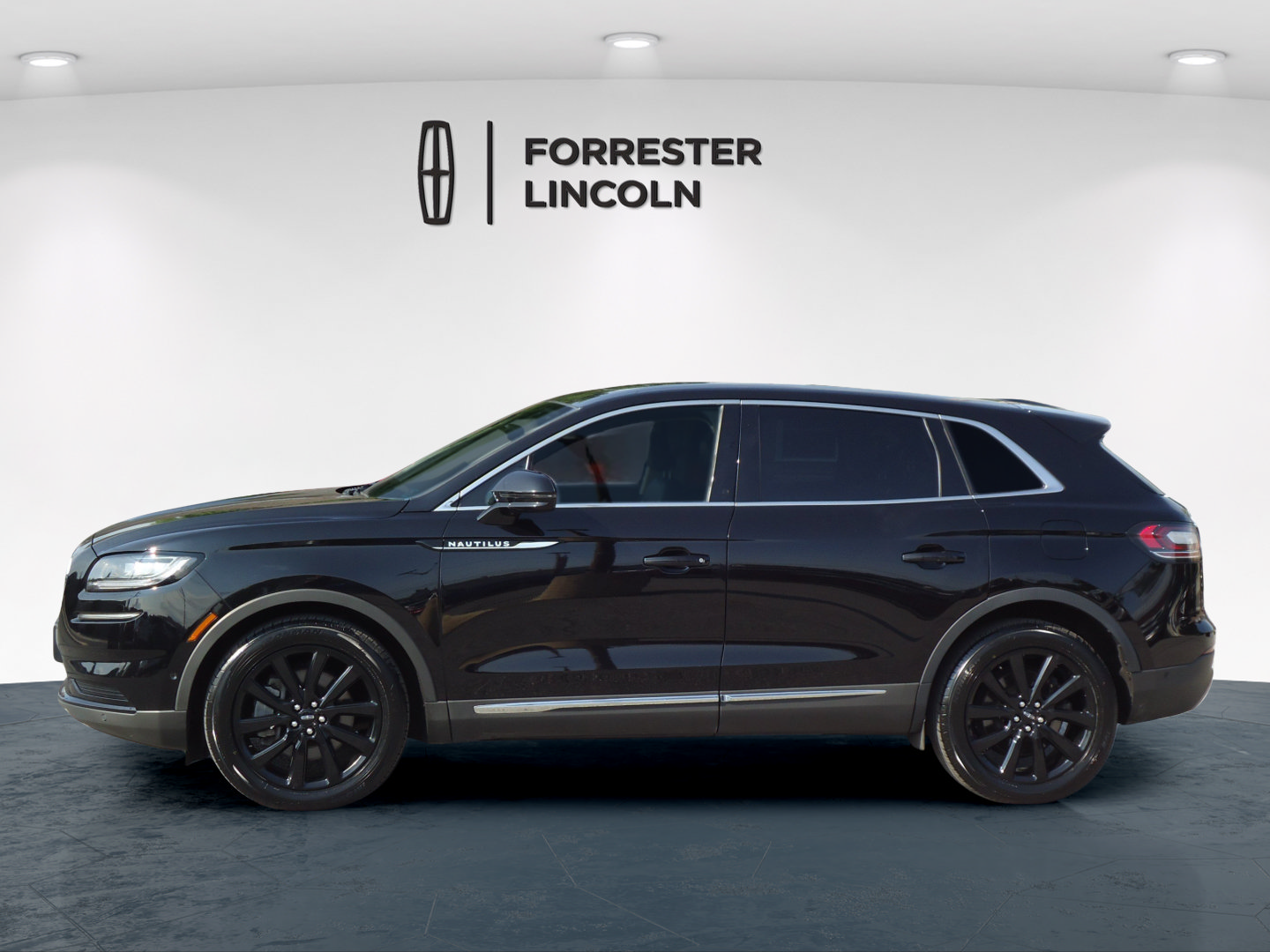 Certified 2023 Lincoln Nautilus Reserve w/ Equipment Group 201A AWD/4WD image 6