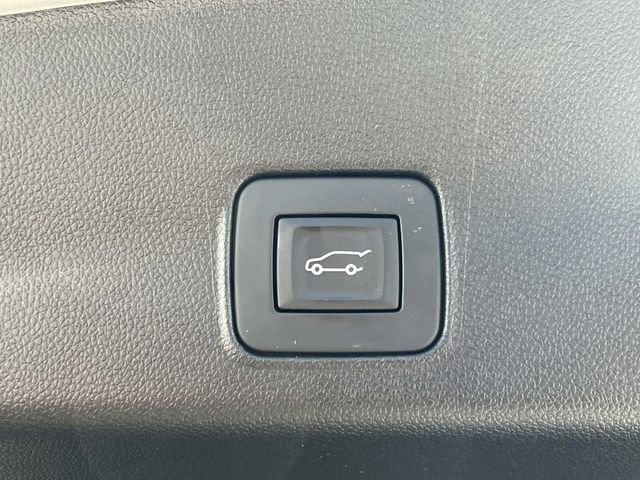 Used 2023 Chevrolet TrailBlazer RS w/ Sun and Liftgate Package FWD image 12