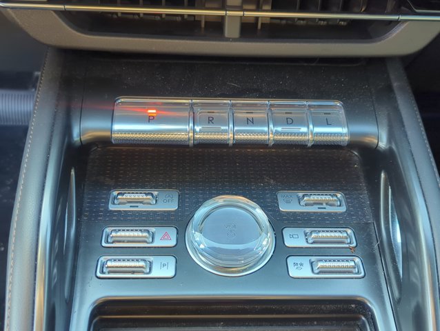 Used 2024 Lincoln Nautilus Premier w/ Jet Appearance Package image 22