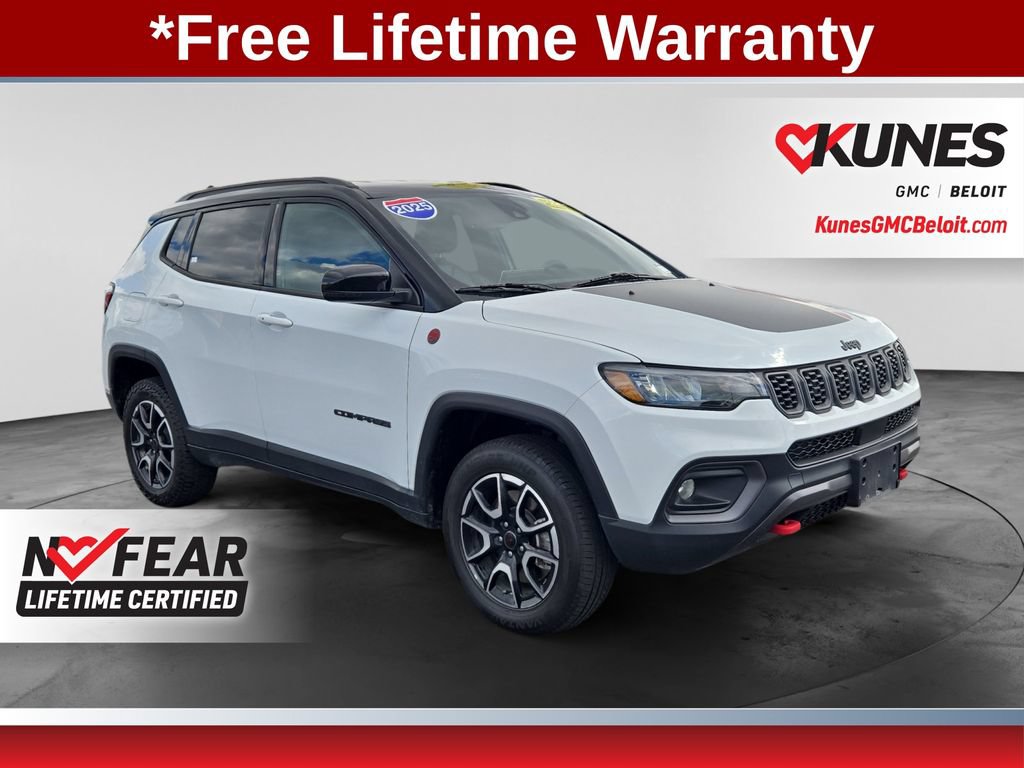 Used 2025 Jeep Compass Trailhawk AWD/4WD image 1
