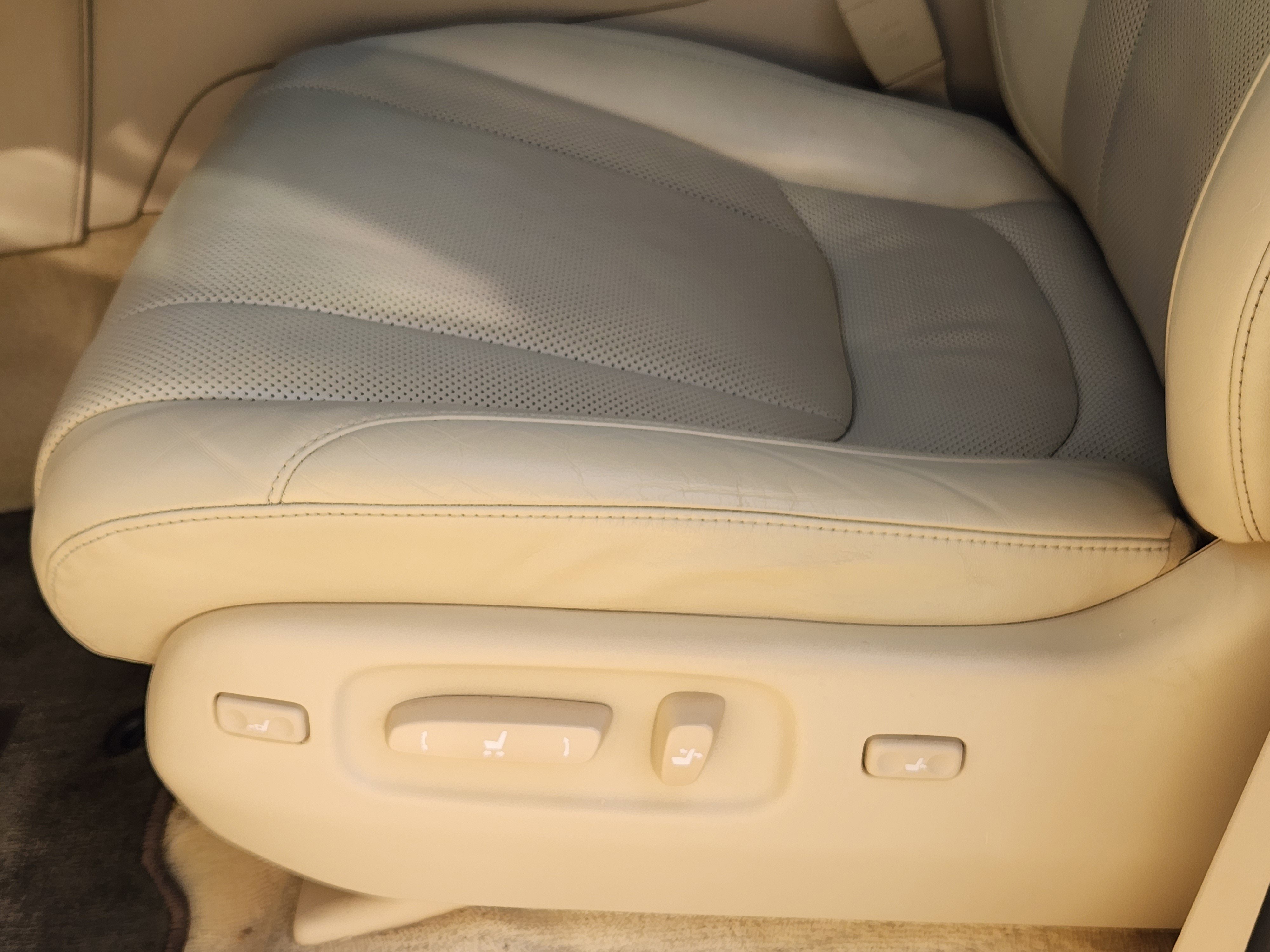 Used 2016 Lexus LX 570 4WD image 29