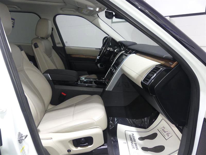 Used 2017 Land Rover Discovery HSE image 23