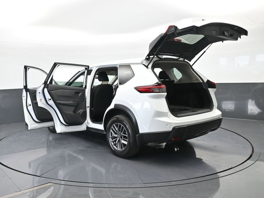 Used 2024 Nissan Rogue S image 69