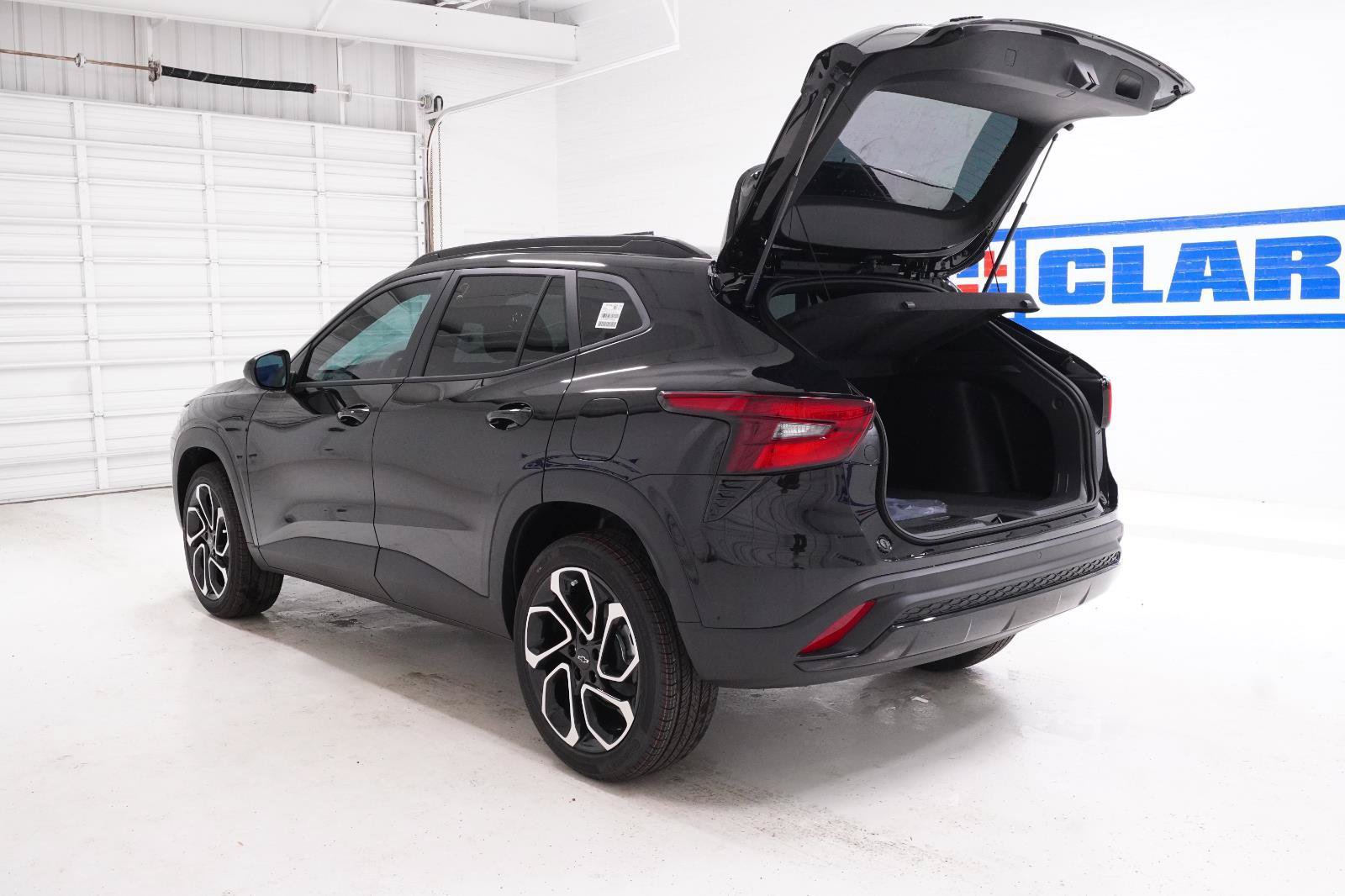New 2026 Chevrolet Trax RS w/ Driver Confidence Package FWD image 8
