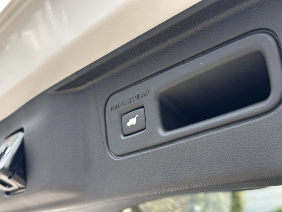 New 2025 Honda Pilot Touring image 8