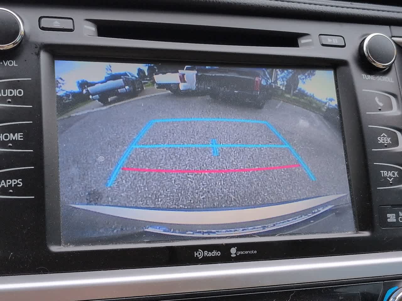 Used 2015 Toyota Highlander XLE FWD image 21