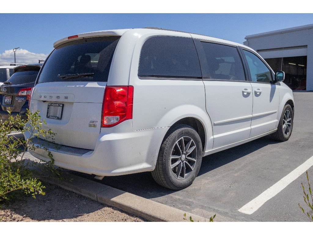 Used 2017 Dodge Grand Caravan GT FWD image 3