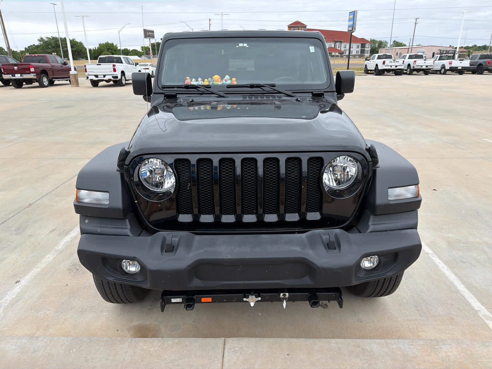 Used 2022 Jeep Wrangler Sport AWD/4WD image 3