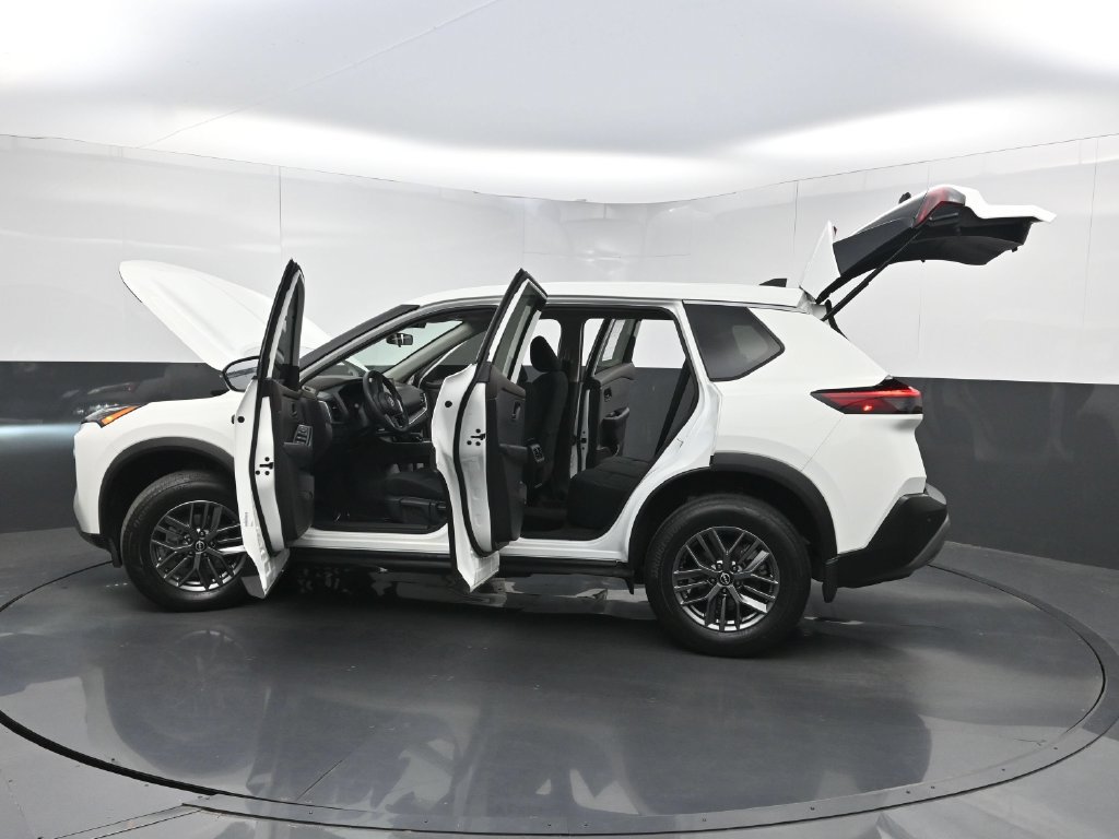 Used 2023 Nissan Rogue S FWD image 33