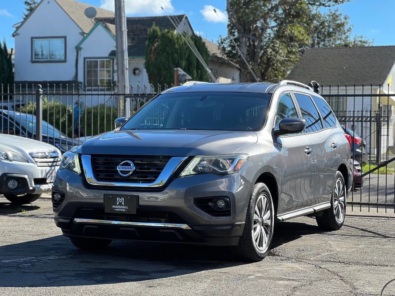 Used 2017 Nissan Pathfinder SV