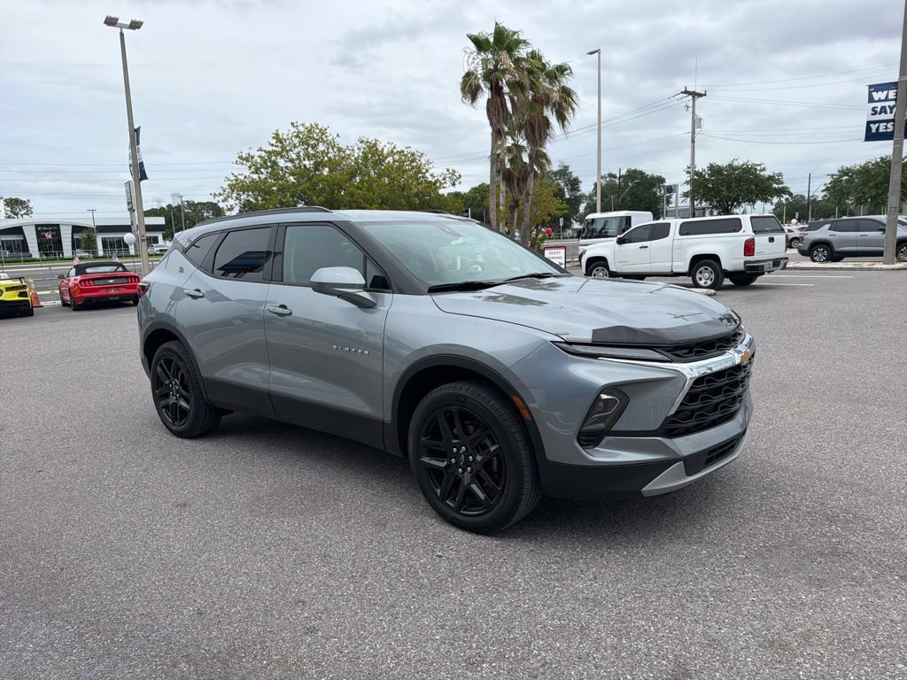 Used 2023 Chevrolet Blazer LT w/ Convenience Package FWD image 3