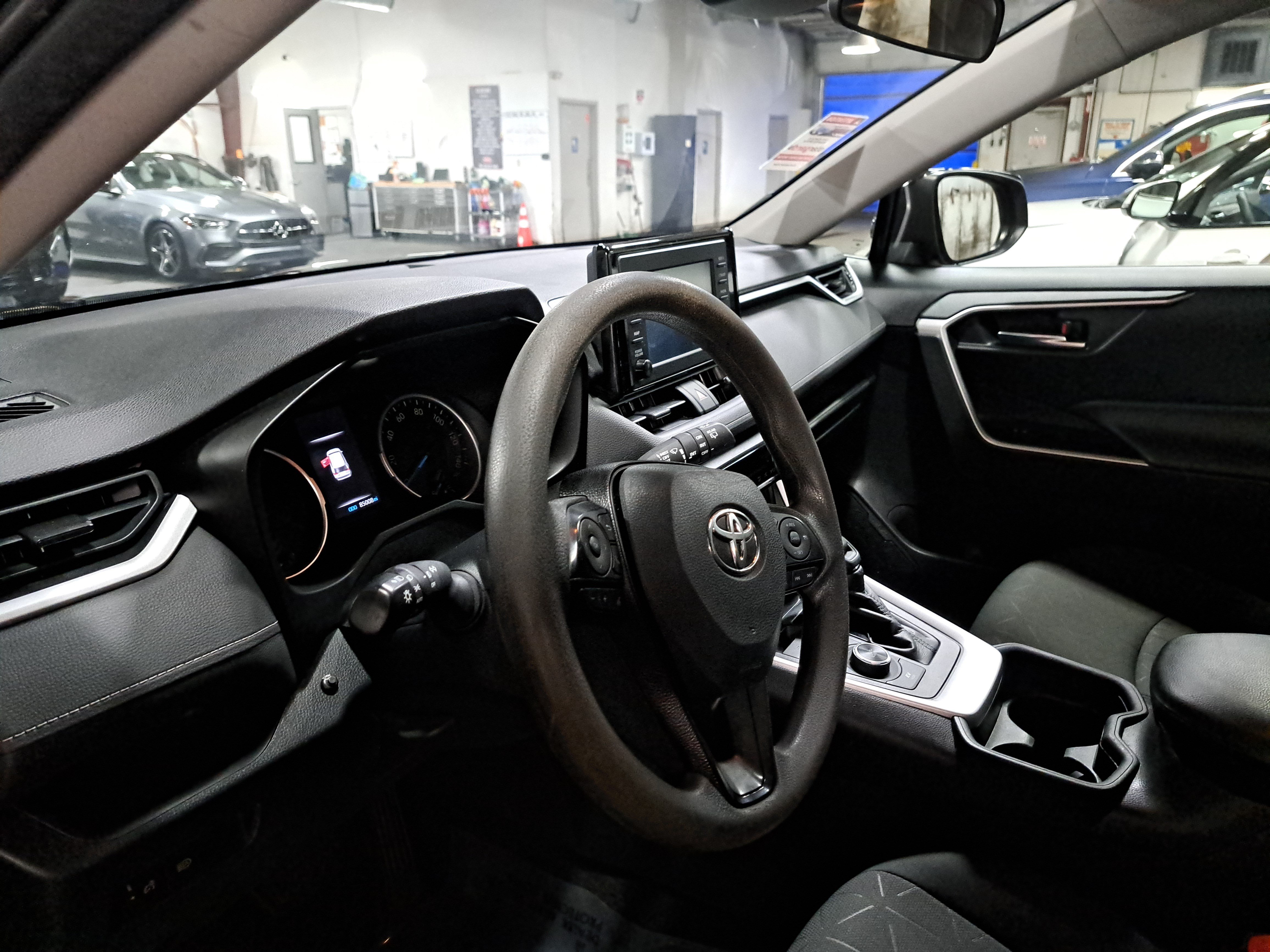 Used 2019 Toyota RAV4 XLE AWD/4WD image 16