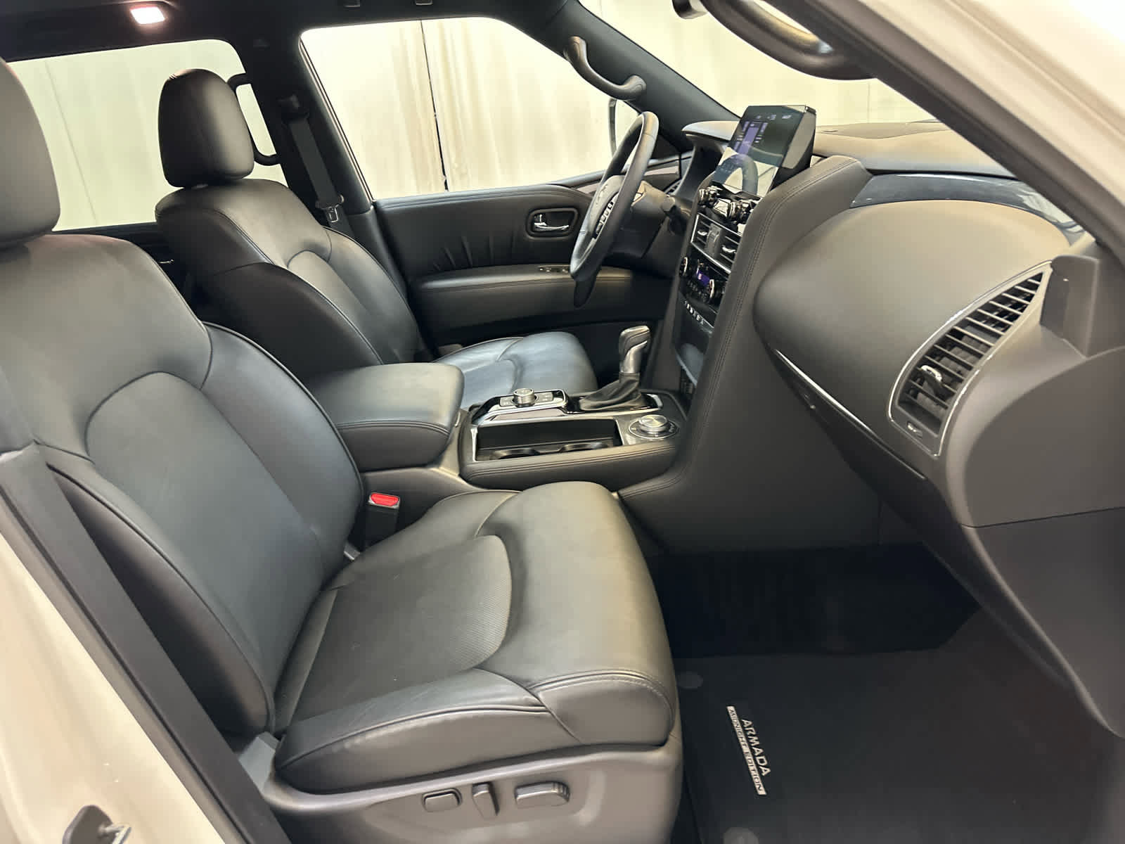 Certified 2024 Nissan Armada SL w/ Midnight Edition Package image 15