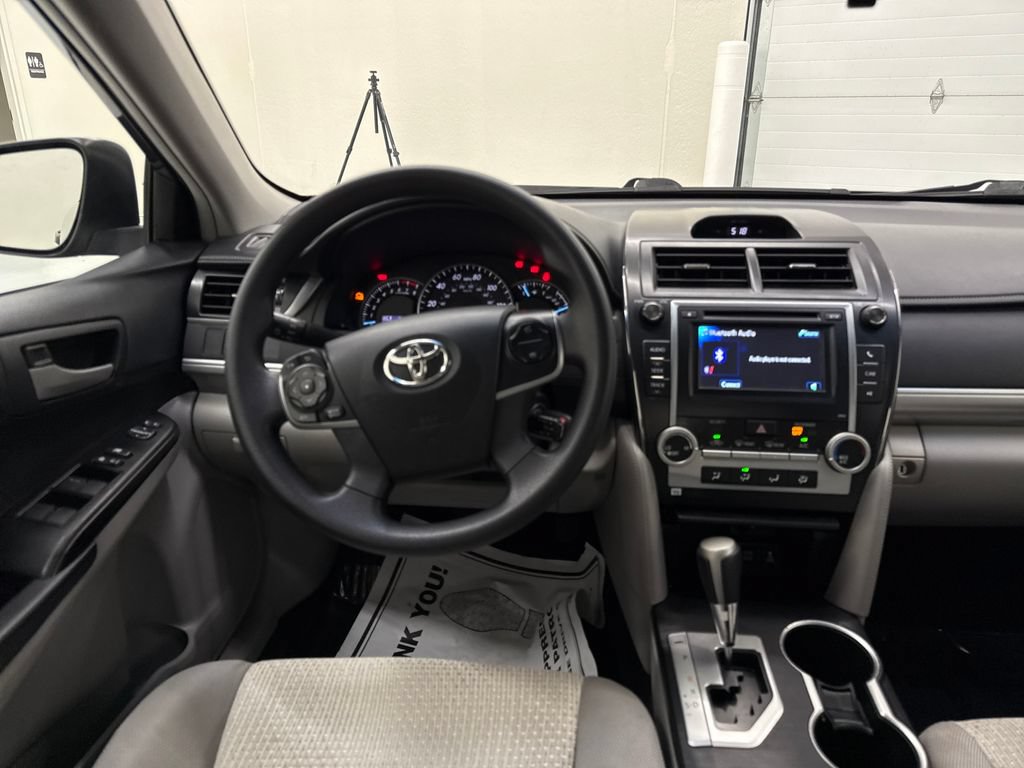 Used 2012 Toyota Camry LE FWD image 14