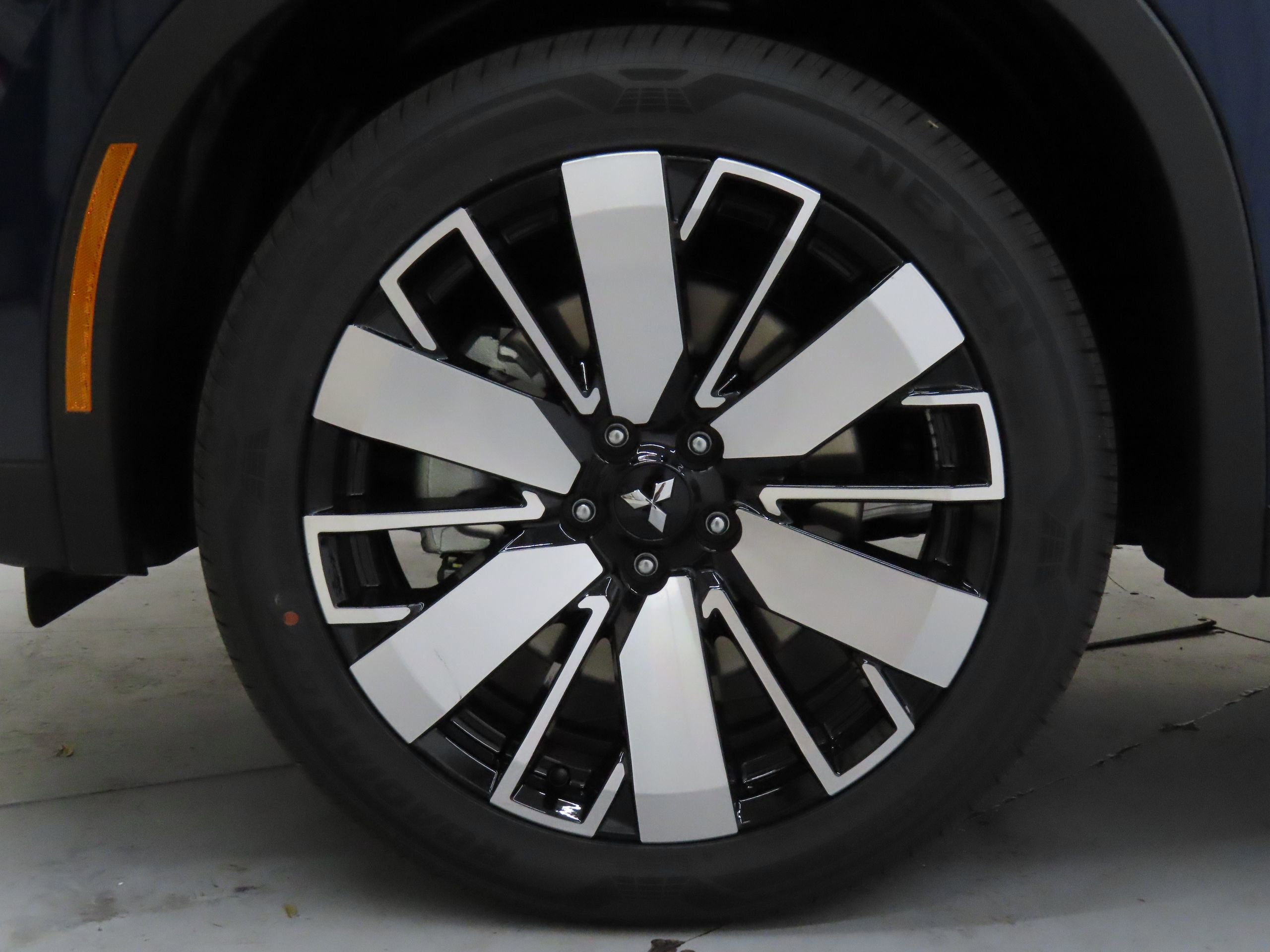 New 2025 Mitsubishi Outlander SE image 26