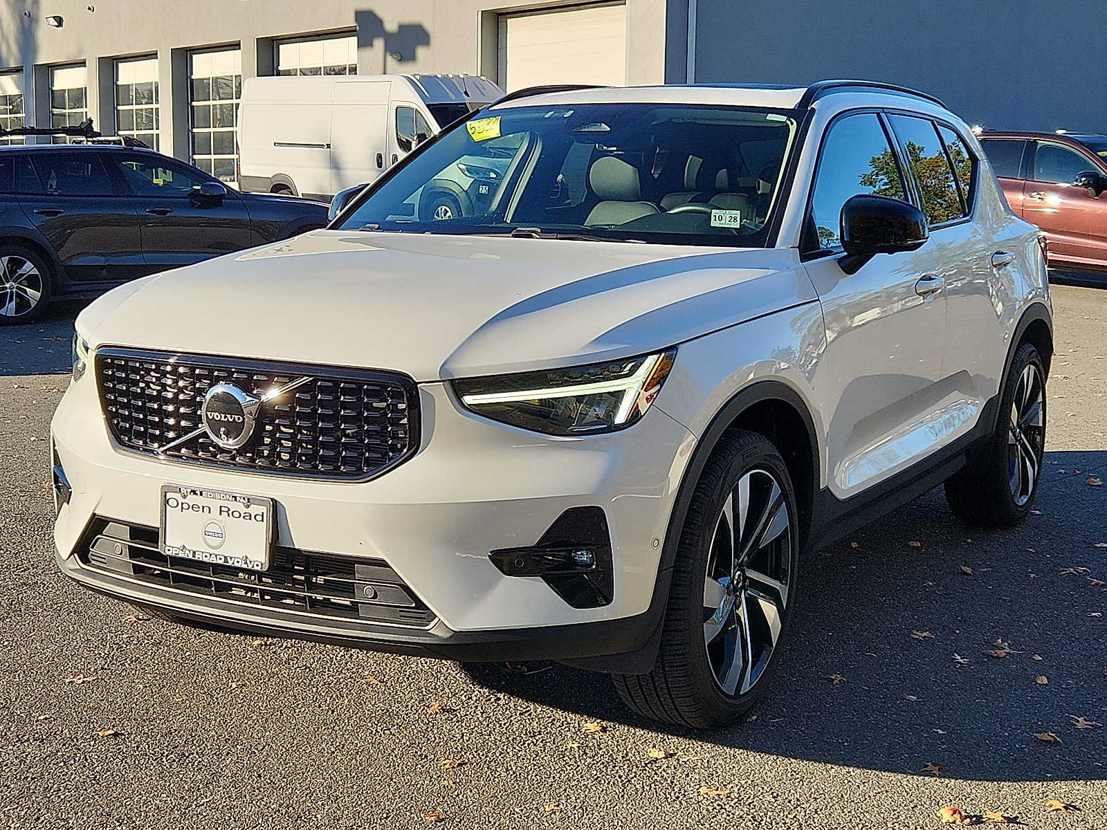 Certified 2024 Volvo XC40 B5 Plus w/ Protection Package Premier AWD/4WD image 3