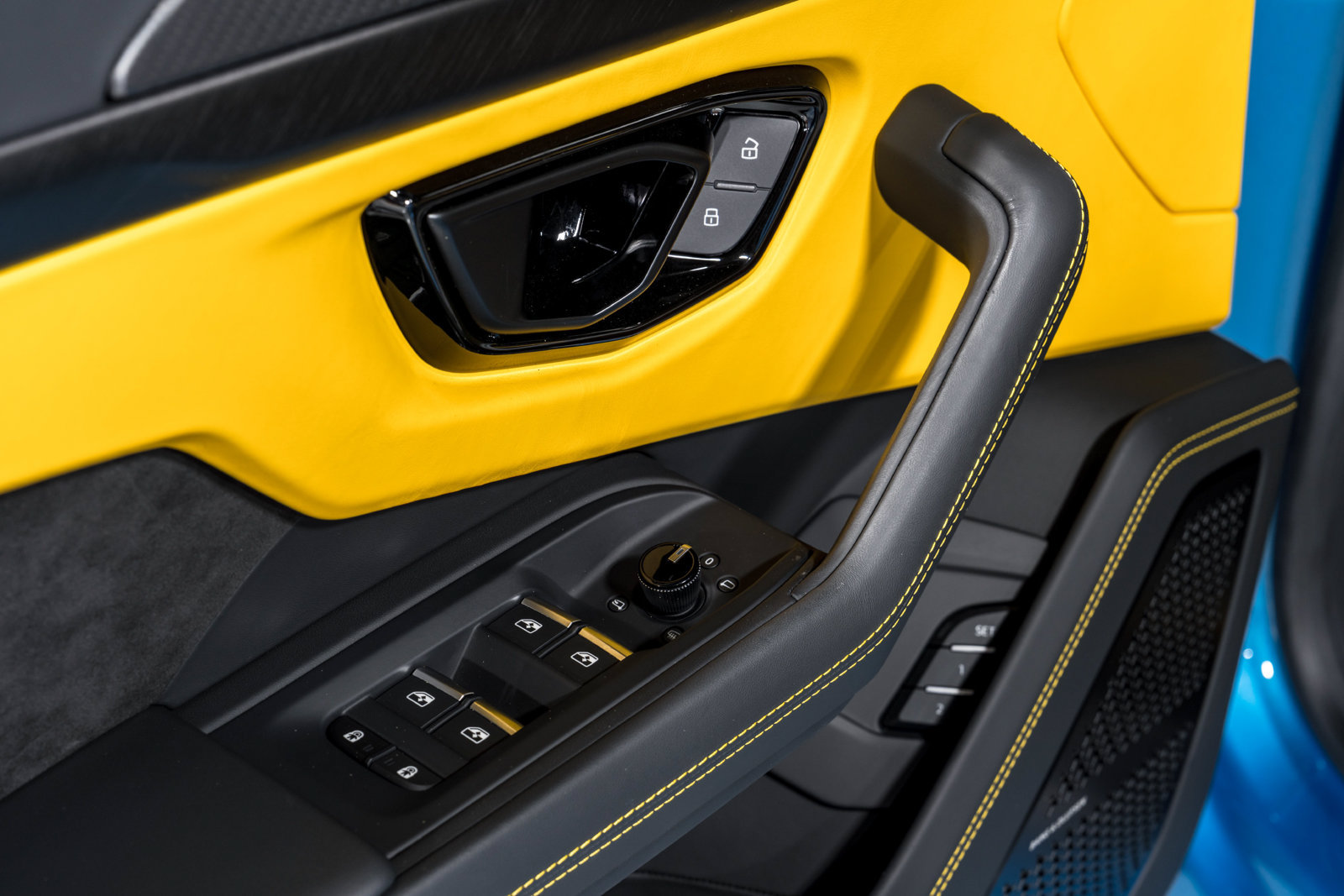 Used 2024 Lamborghini Urus S AWD/4WD image 10
