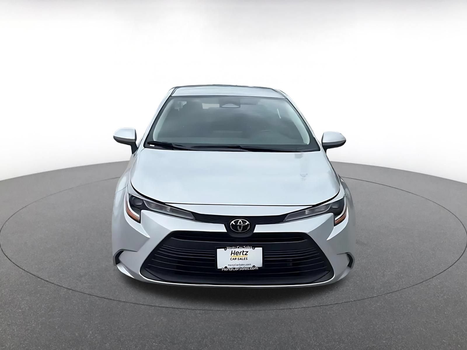 Used 2025 Toyota Corolla LE FWD image 4