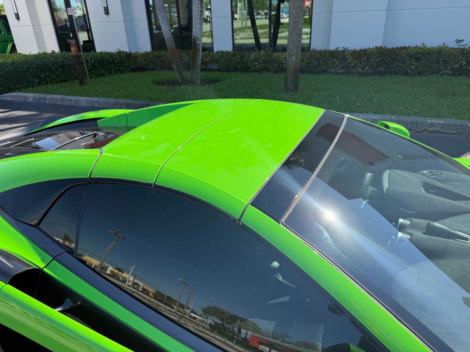 Used 2018 McLaren 570S Spider image 27