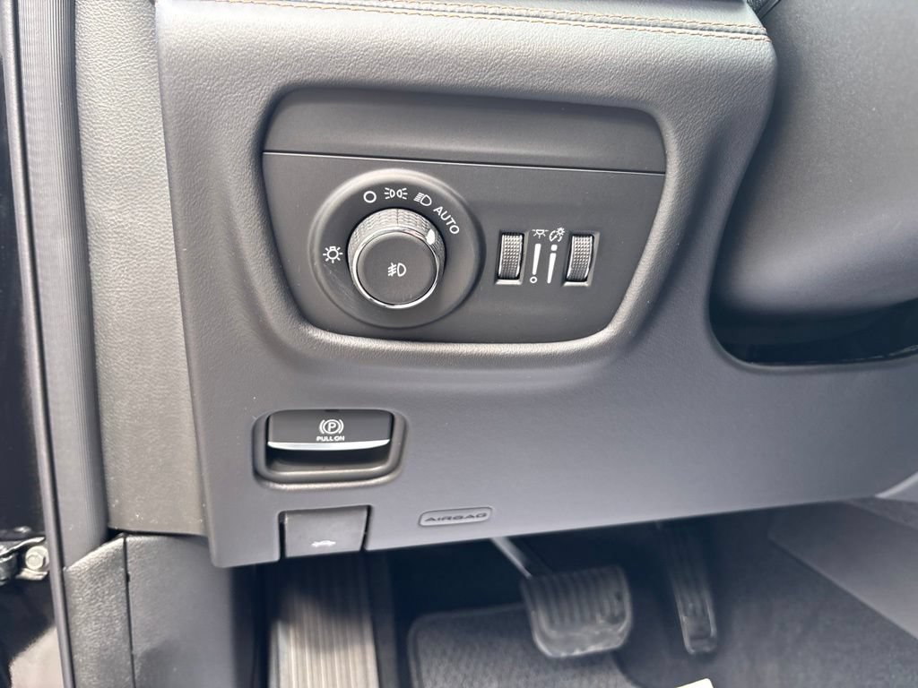 New 2027 Jeep Grand Cherokee Summit AWD/4WD image 39