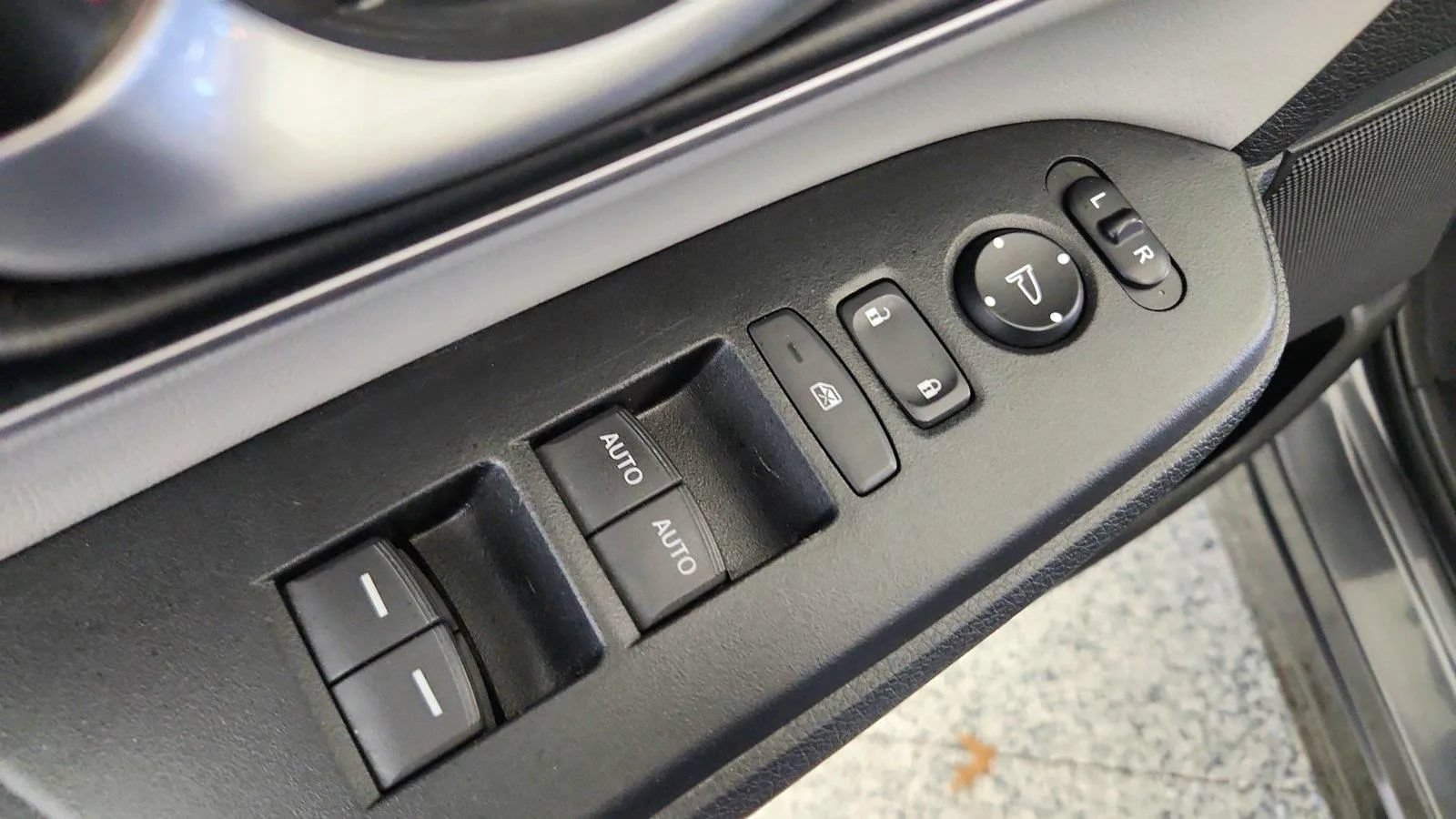 Used 2018 Honda CR-V EX-L image 24