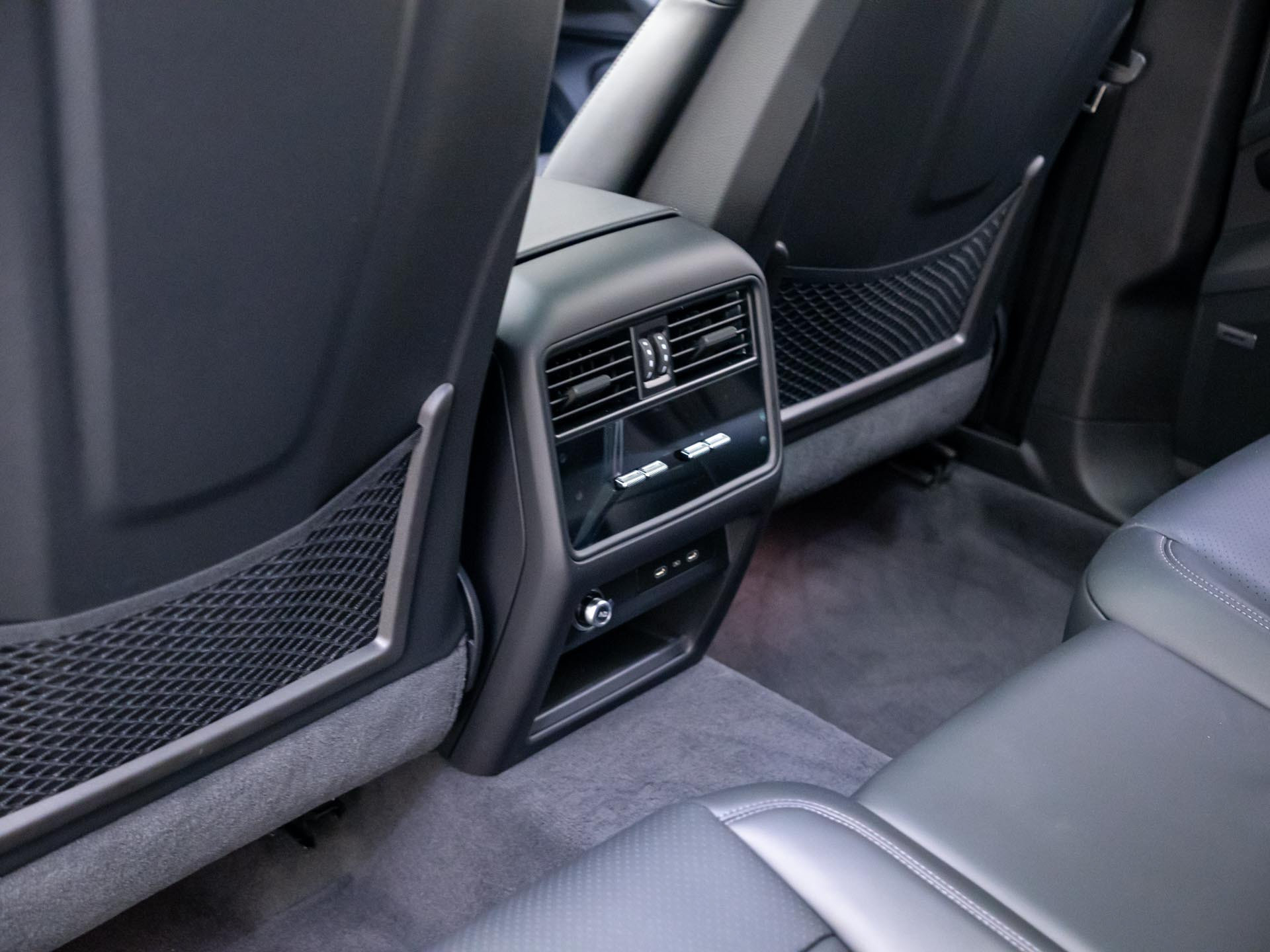 New 2027 Porsche Cayenne GTS AWD/4WD image 19