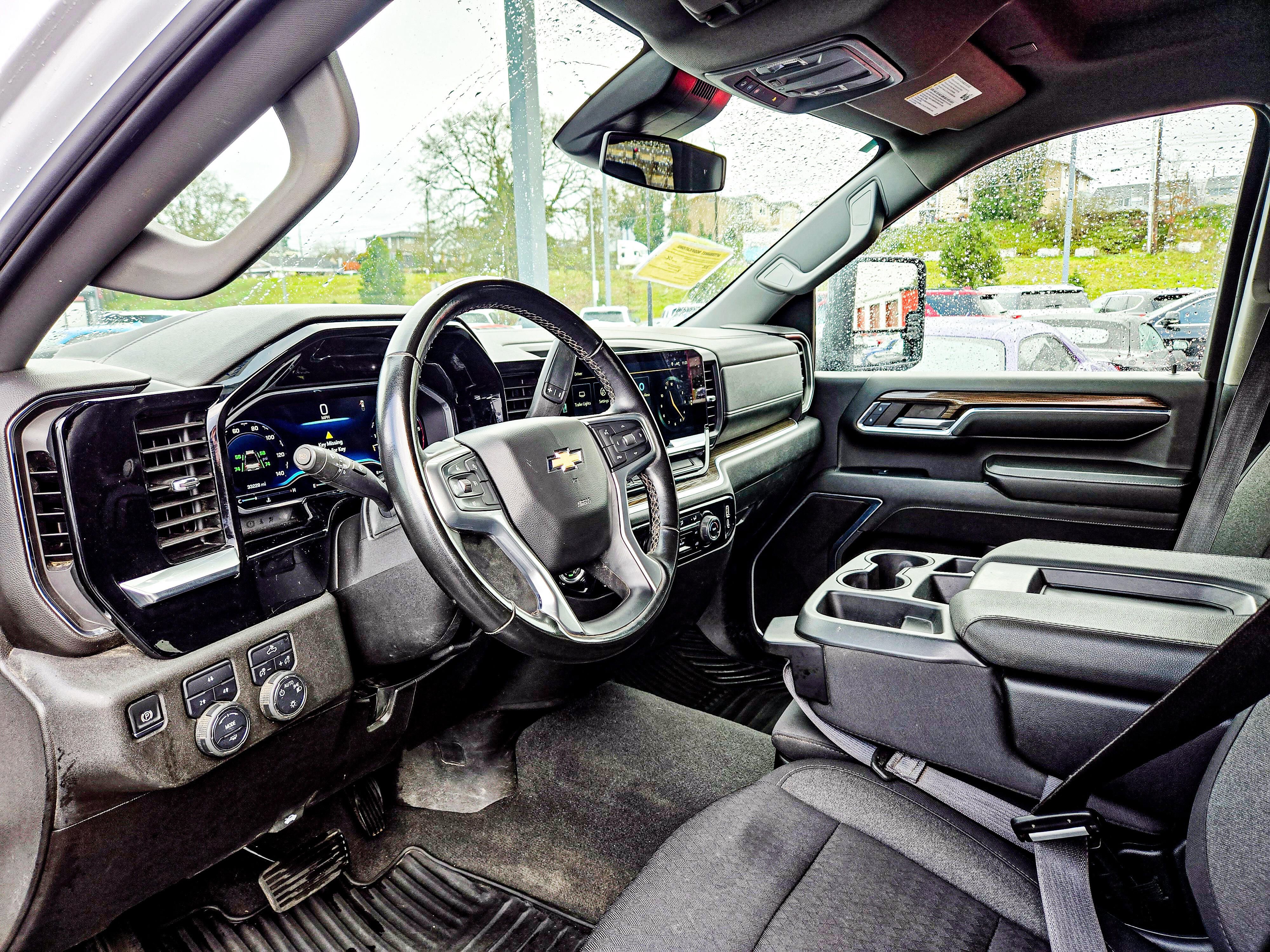 Used 2024 Chevrolet Silverado 3500 LT image 9